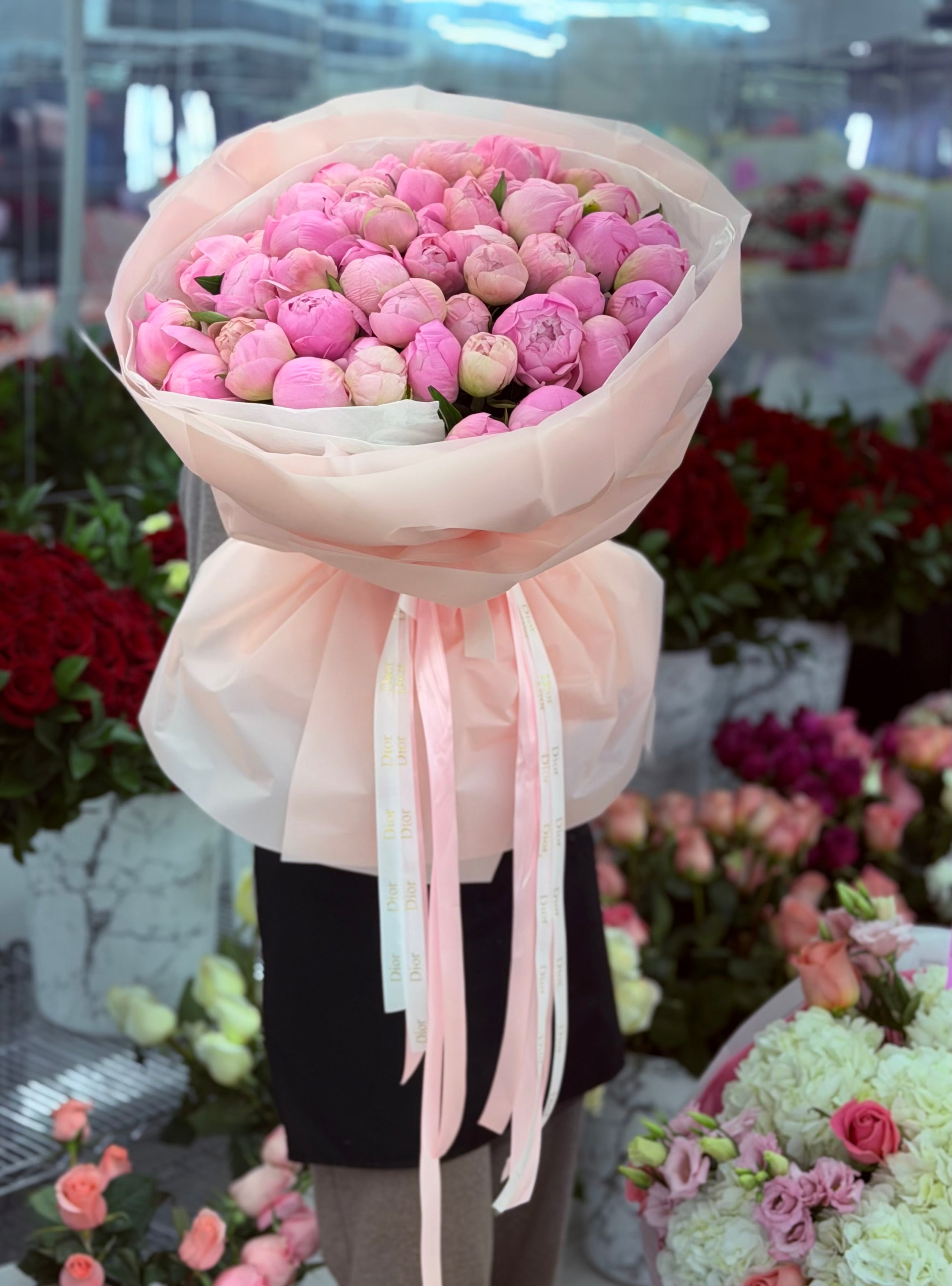 Flower Basket “Hyperpink” — anthurium, strelitzia, roses, hydrangea